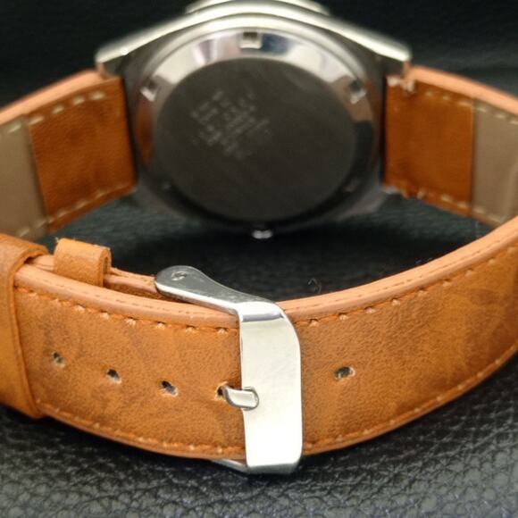 Vintage 1980 Citizen Automatic Mens Silver Watch W/daydate & Gold accents - Picture 2 of 7